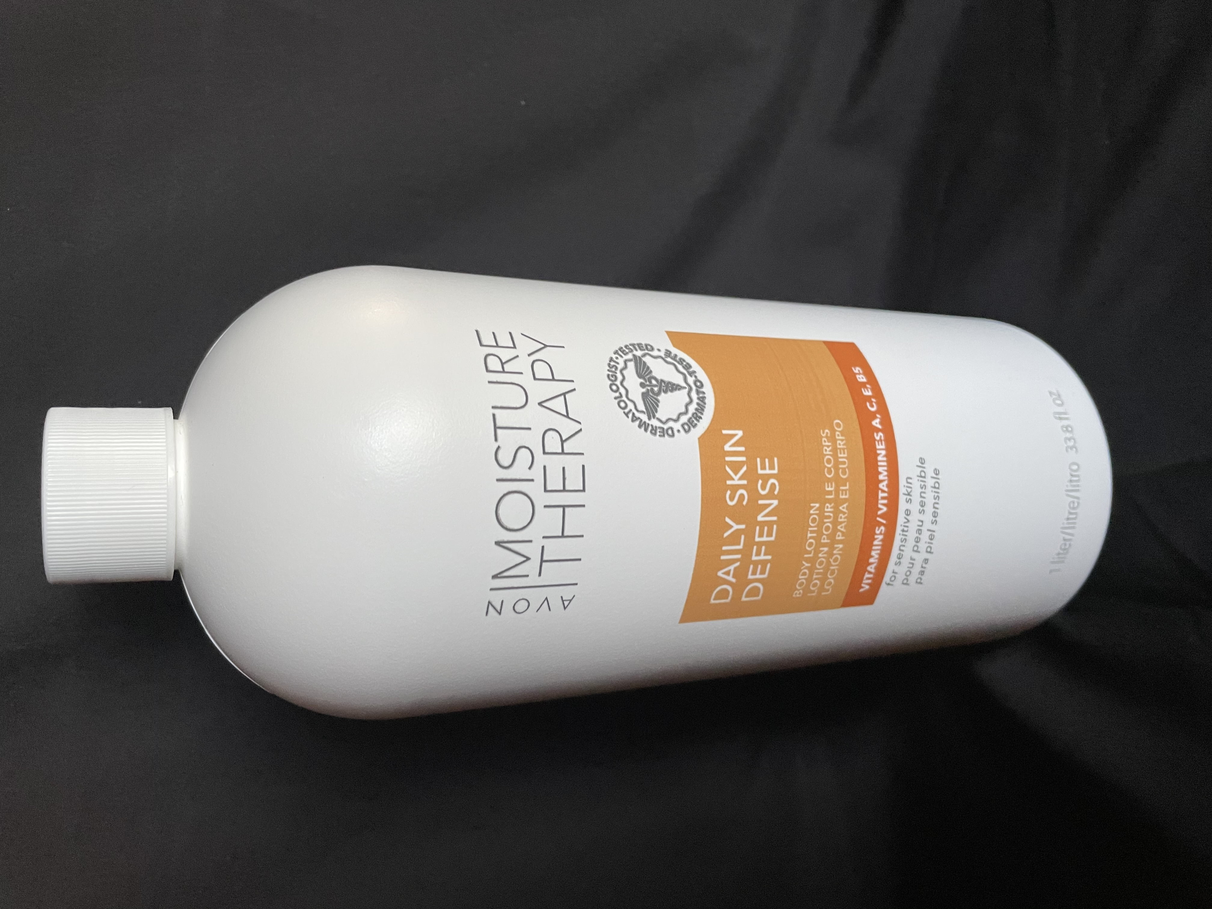 Avon Moisture Therapy Family-Size Daily Skin Defense Body Lotion, Without pump 1L (33.8 fl. oz.)