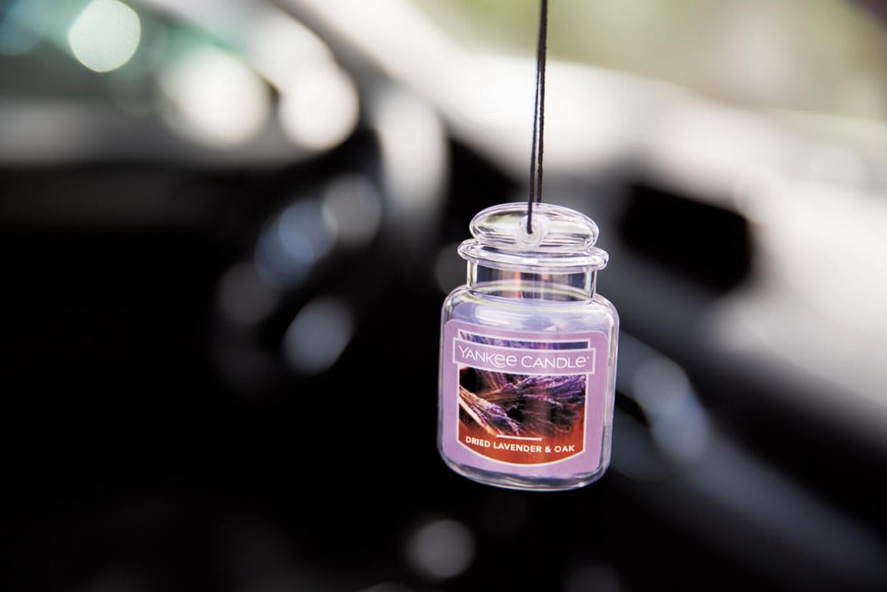Yankee Candle Car Jar Ultimate Black Coconut Scent, Hanging Car Air  Freshener, 1 Count 