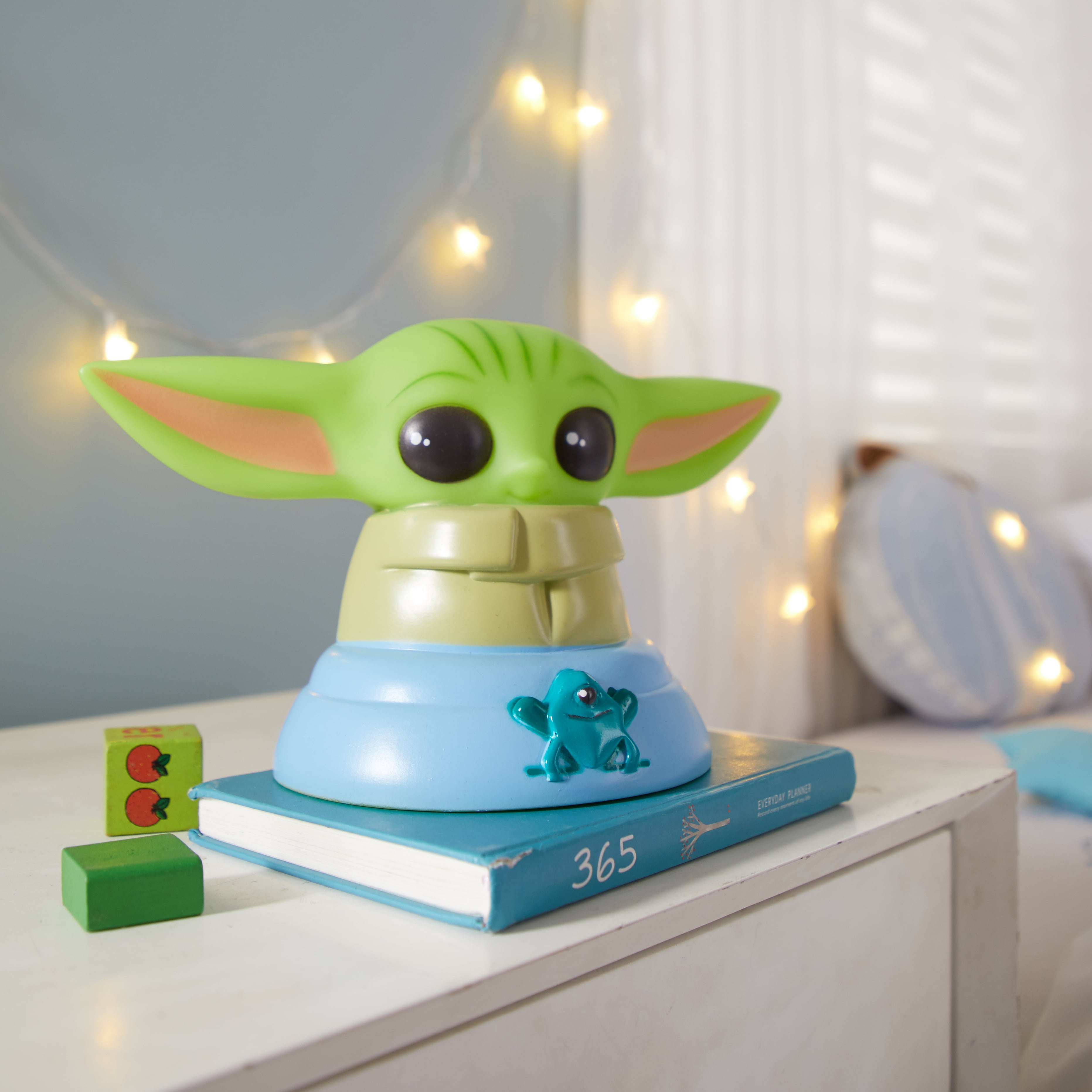 Star Wars Baby Yoda 3D LED Color Changing Mood Light with 30 Minute Timer,  Green, 6H x 4W 