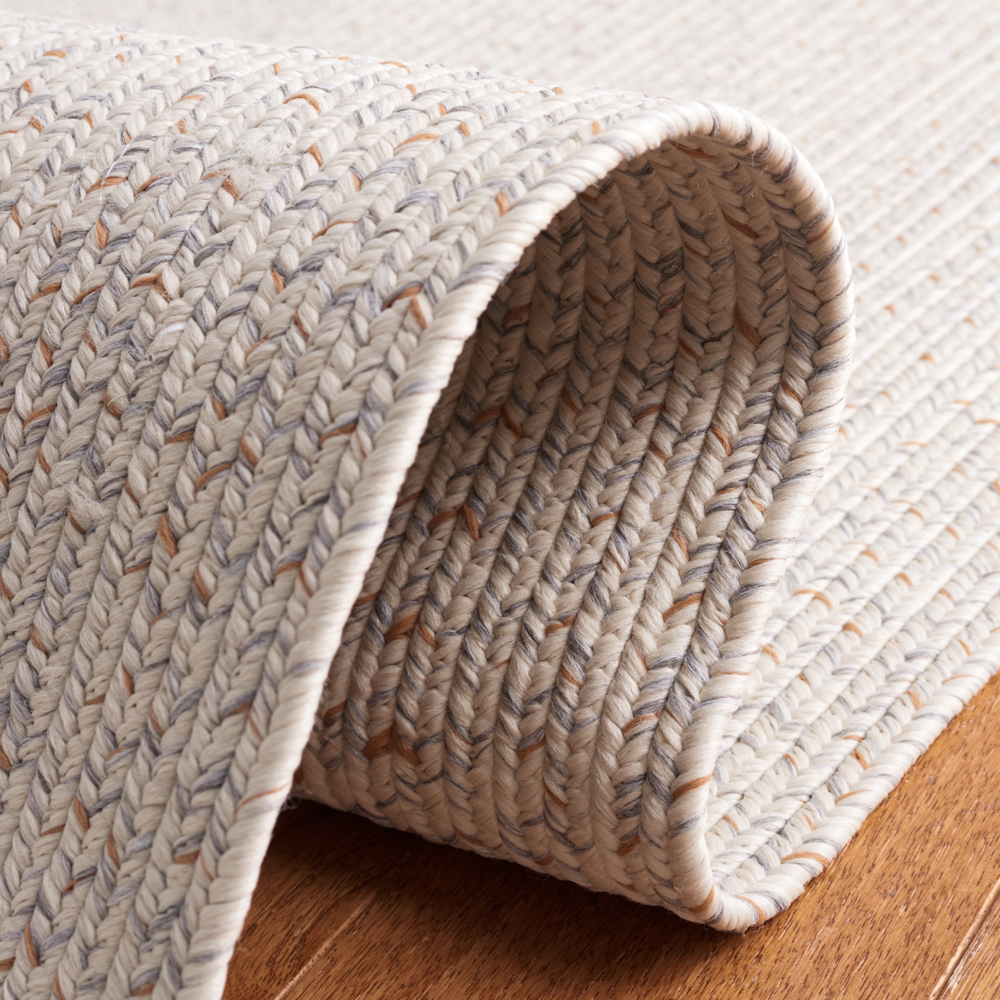 SAFAVIEH Braided Gino Distressed Machine Washable Reversible Area Rug, Ivory/Light Grey, 2' x 3'