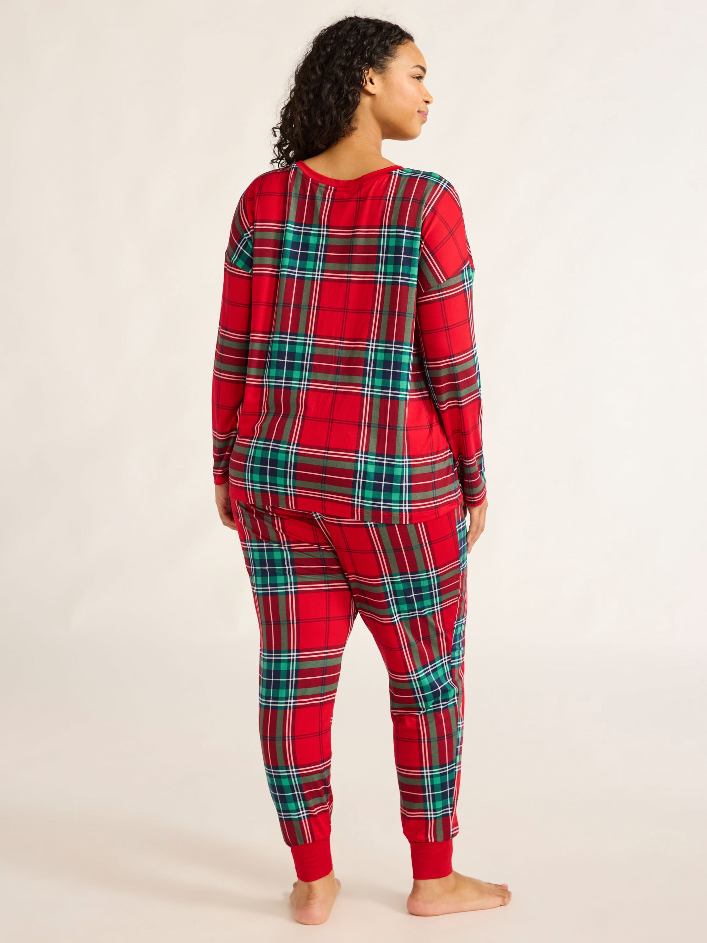 Joyspun Women’s Long Sleeve Tee and Jogger Pants Pajama Set, 2-Piece, Sizes S-3X