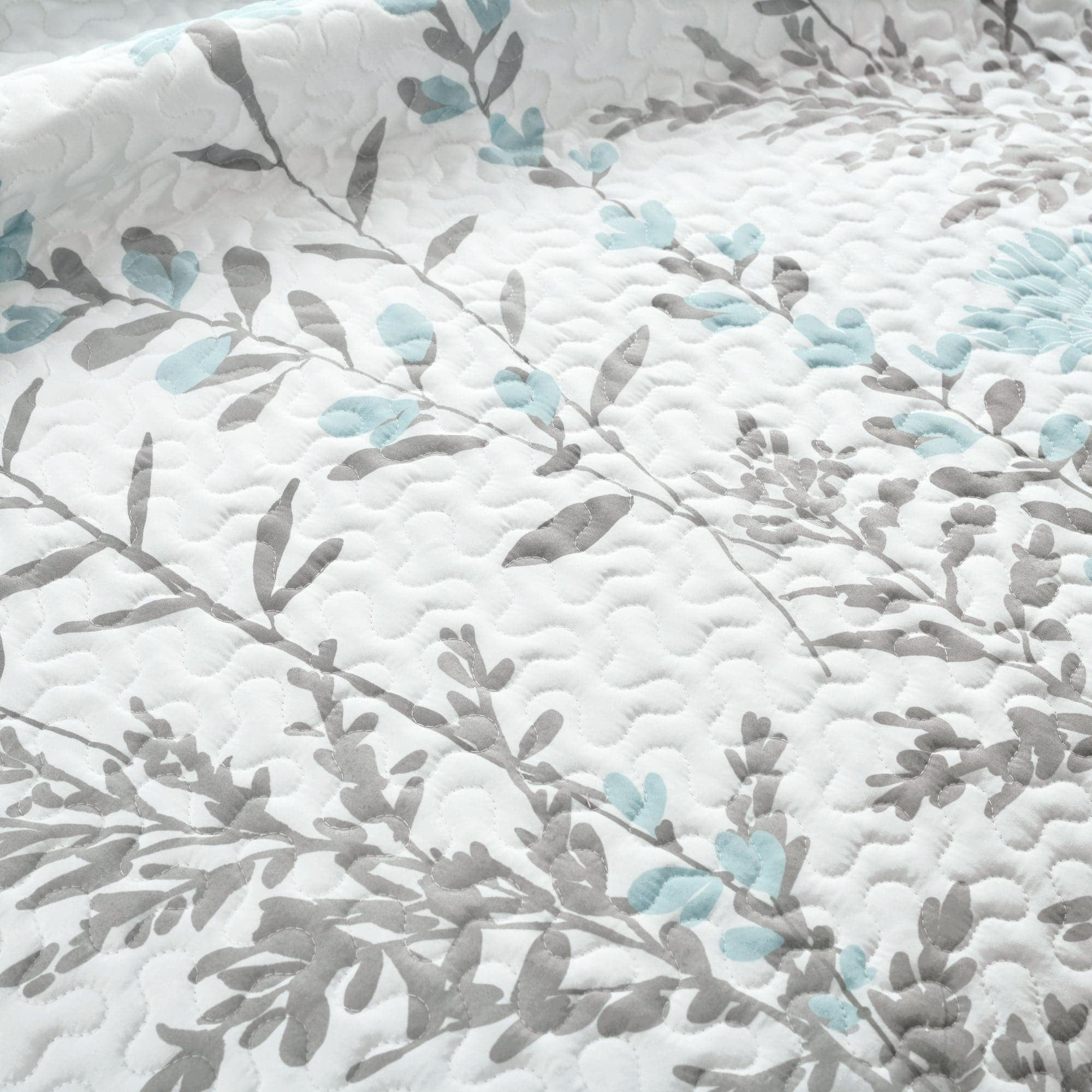 Lush Decor 100% Polyester Aprile Reversible Quilt Blue/Gray 3Pc Set Full/Queen