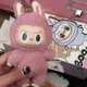 thumbnail image 5 of Caja ciega Labubu con asiento serie figura de Anime colgante flocado modelo juguete Kawaii monstruo réplica llavero juguete regalo de Navidad, 5 of 5