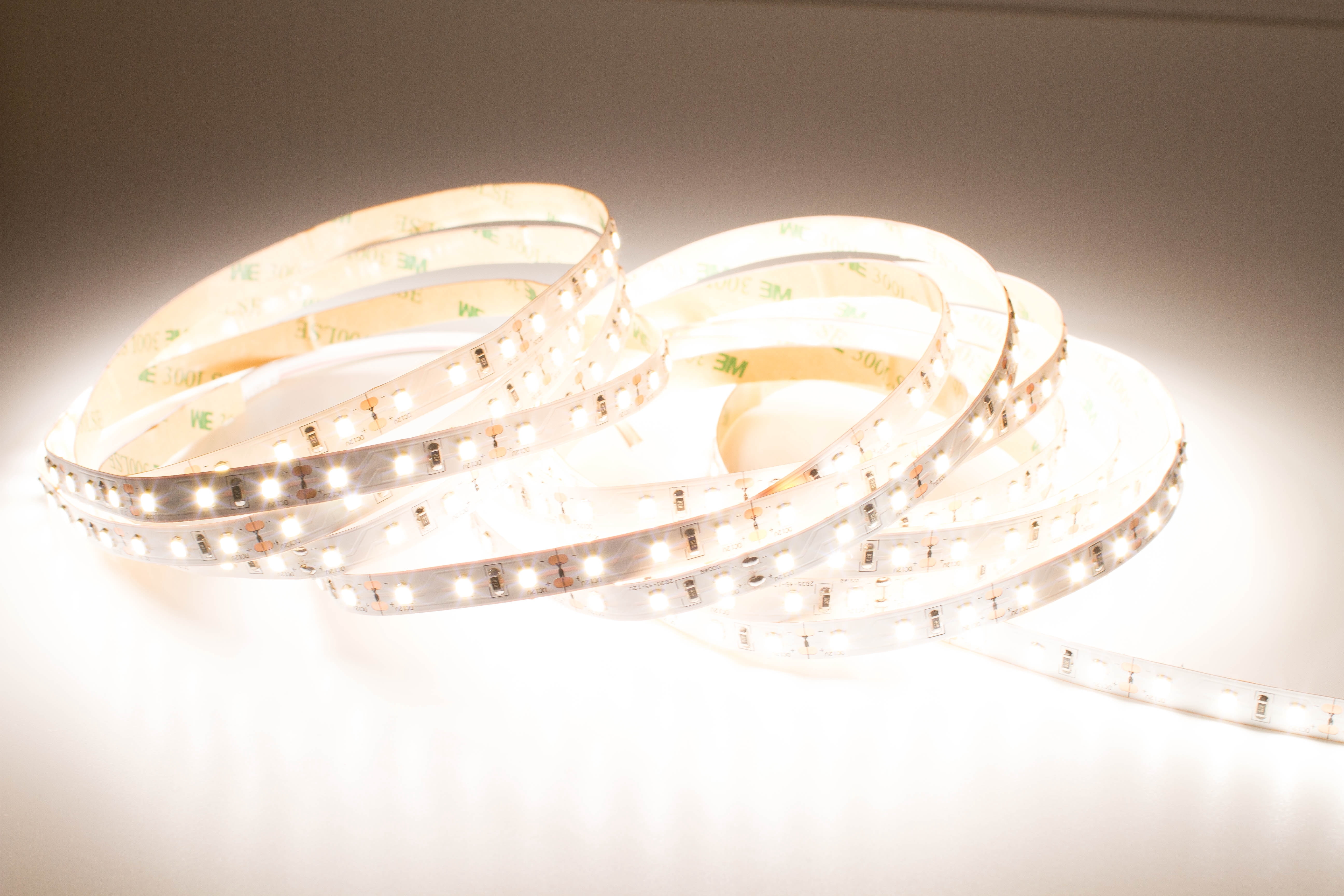 LEDUPDATES 95 CRI LED STRIP Light 450 LED chip per roll HIGH Brightness 2835 LED chip 4000K with 12v UL Listed Power Supply