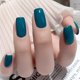 thumbnail image 1 of Un juego de 24 piezas, manicura a presión cuadrada brillante de longitud media - juego de uñas postizas azul pavo real de color sólido de moda - manicura de moda fácil de aplicar, 1 of 4
