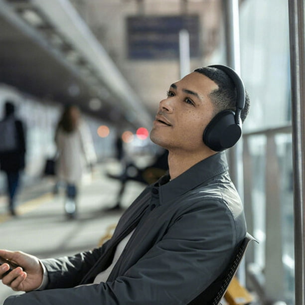 Sony WH-1000XM5 Casque supra-auriculaire sans fil à réduction de bruit  (noir), 30 heures de lecture, appels mains libres, commande vocale Alexa -  Kit avec cube de charge et chargeur portable 