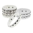 thumbnail image 2 of 3 pulseras punk de cuero sintético con remaches góticos para uso diario, ideales para cosplay de adultos. Blanco, 2 of 9