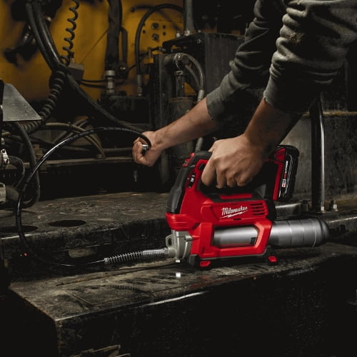 Milwaukee M18 2-Speed Cordless Grease Gun Kit (2646-22CT) – 10,000 PSI, 48 in Hose, Grease Counter, Batteries and Charger Included