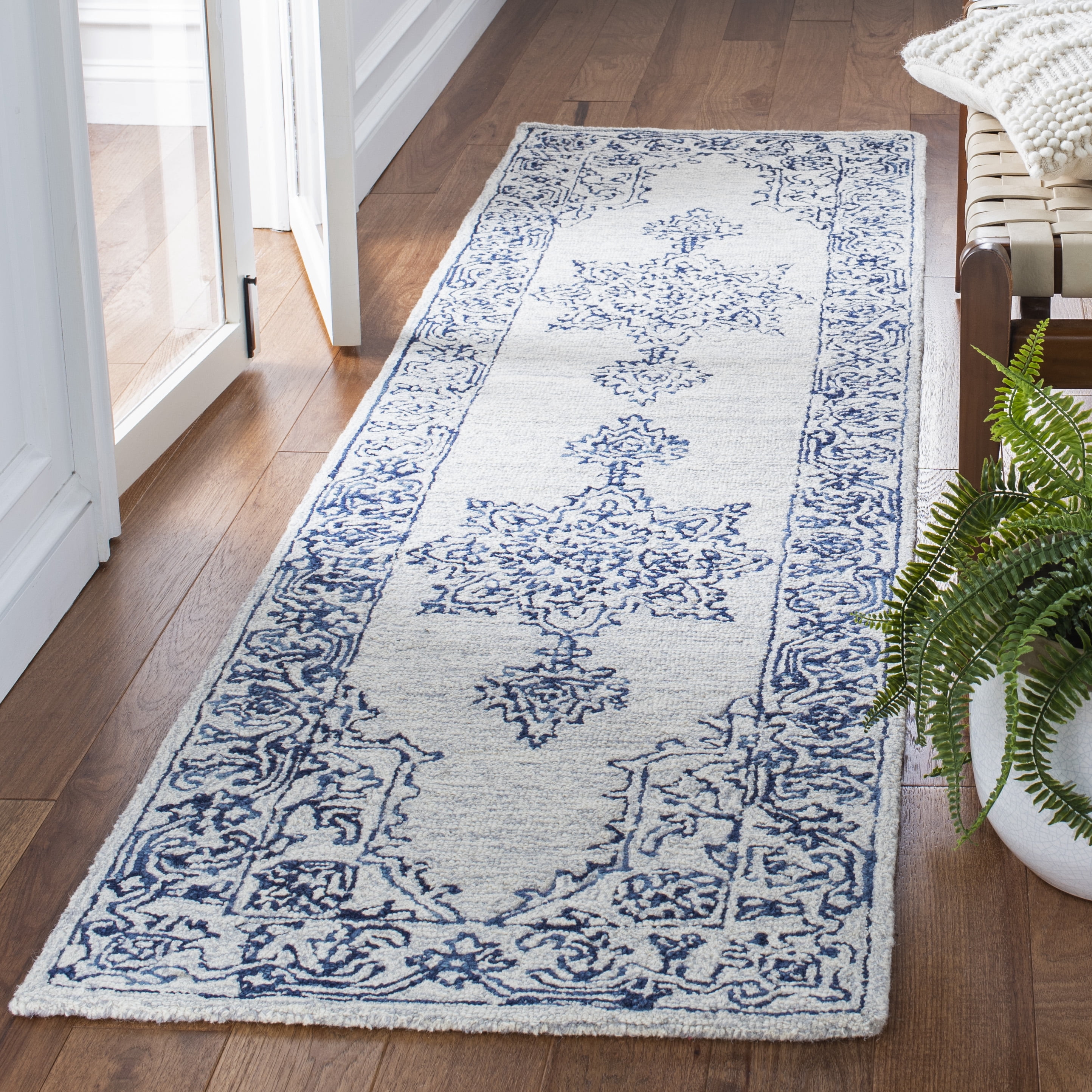 SAFAVIEH Micro-Loop Leann Medallion Wool Runner Rug, Ivory/Blue, 2'3" x 9'