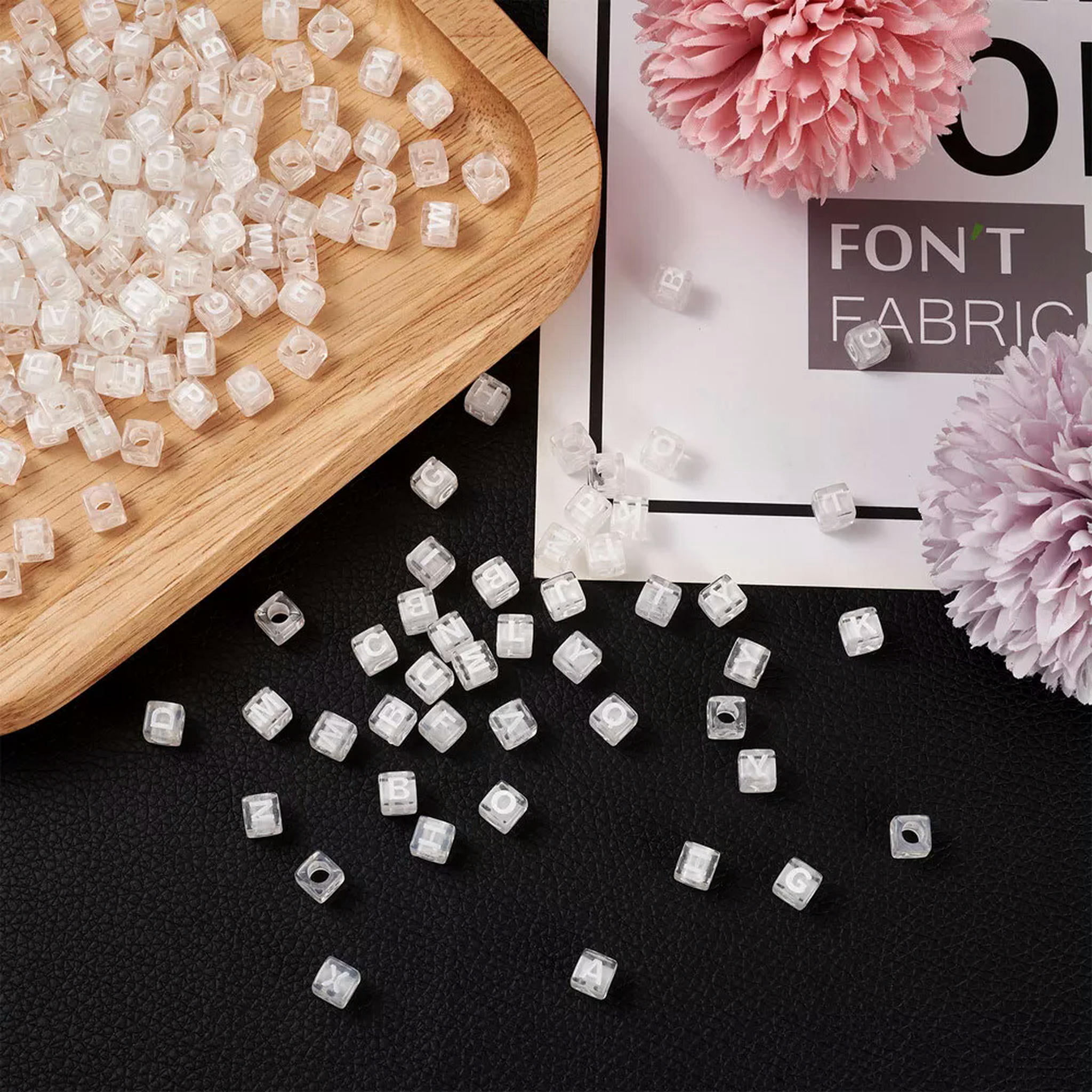 U8MO 1000pcs 7mm White Cube with Letter Transparent Acrylic Enamel Large Hole Beads