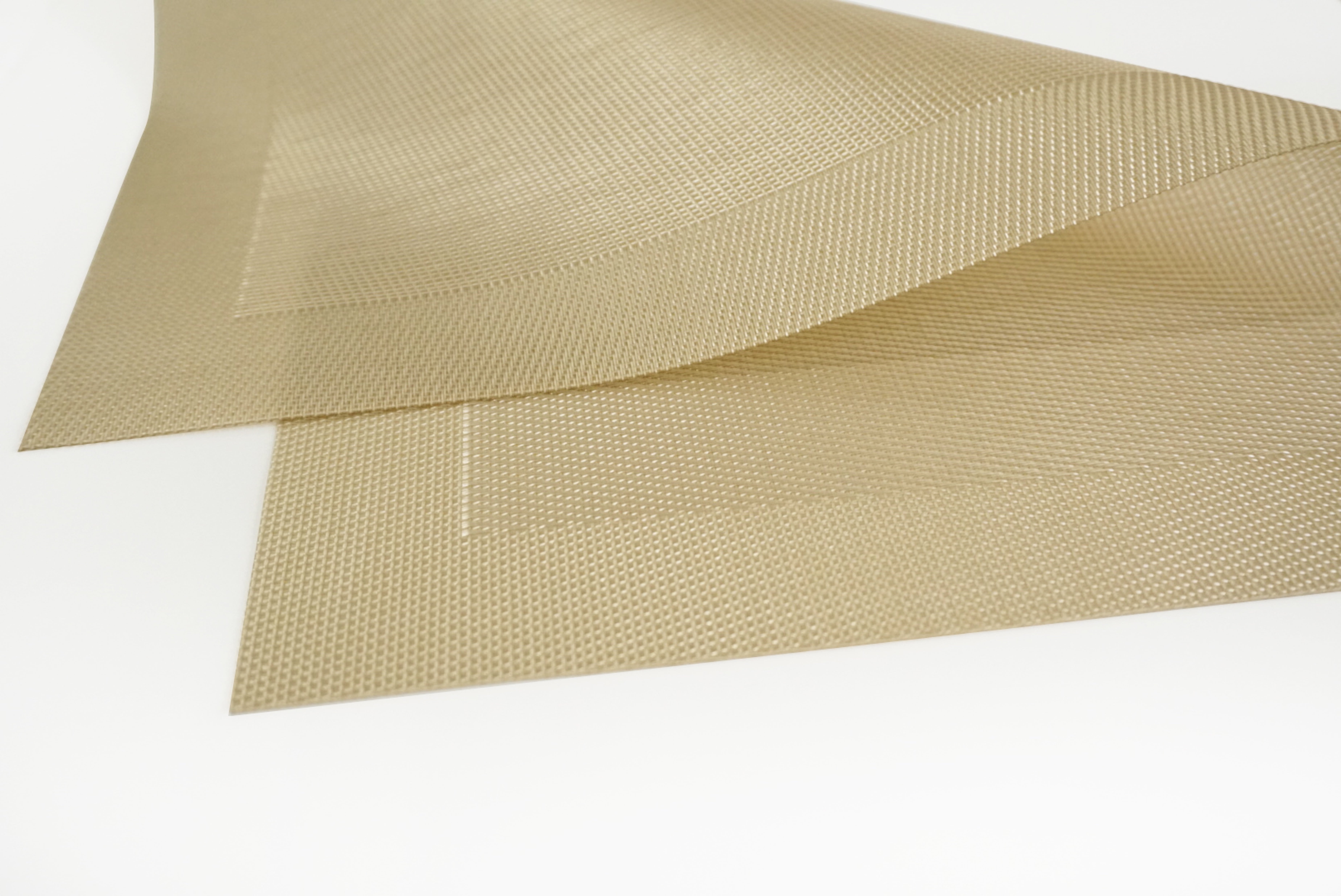 Dainty Home Napa Woven Textilene Crossweave With Solid Geometric Pattern Reversible 12" x 18" Rectangular Placemat Set of 4 in Champagne