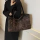 thumbnail image 5 of 2024 Nuevo bolso de mano con estampado de leopardo de gran capacidad para mujer, venta al por mayor transfronteriza, bolso de hombro para mujer, bolso de viaje portátil, 5 of 5
