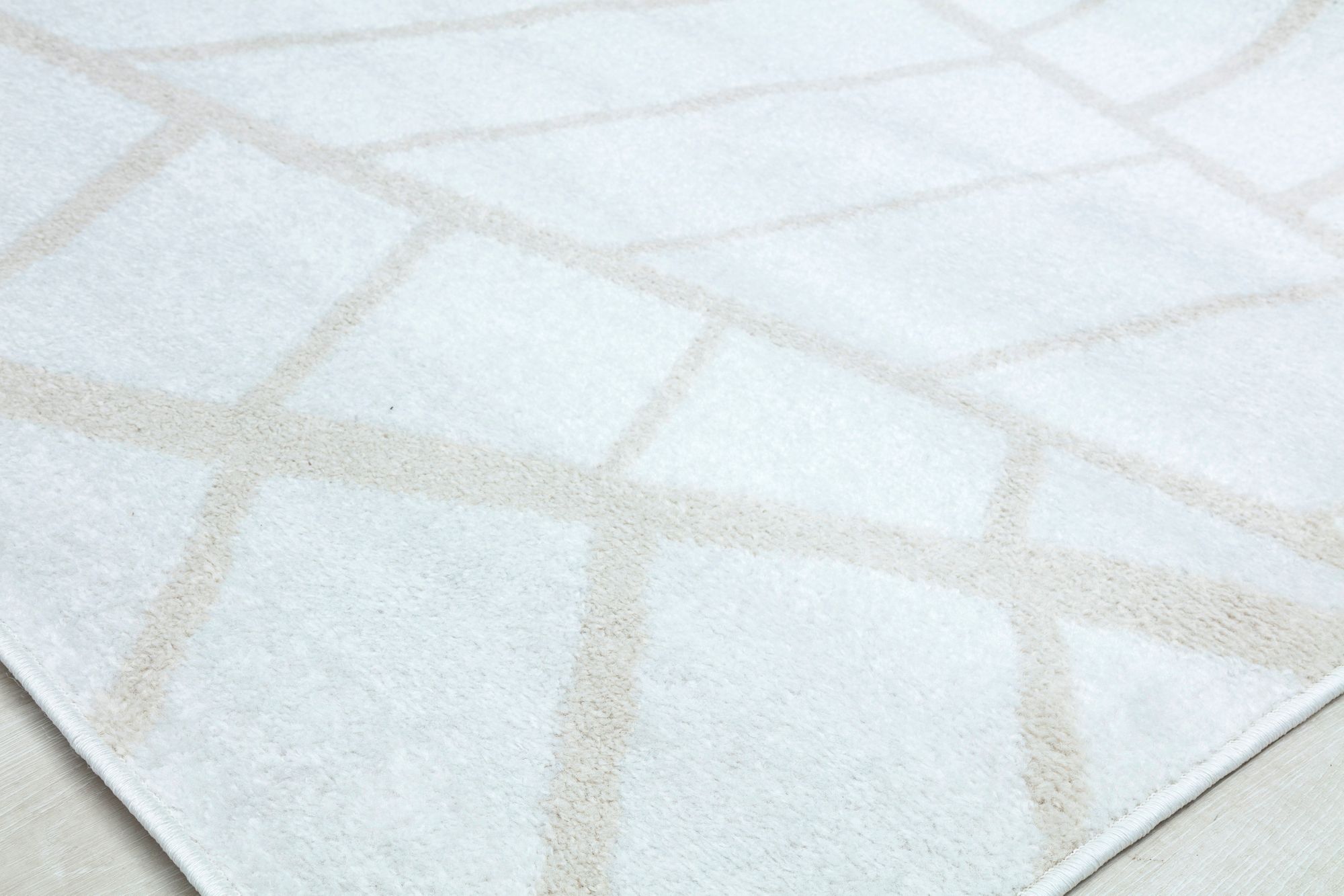 Mason Brooks Azure AZ45C Shell White Geometric Contemporary Tan Area Rug, 8'3" X 10'0"
