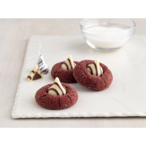 (2 pack) Hershey's Kisses Candy, Individually Wrapped, Share Bag Milk Chocolate and White Creme 10.6oz