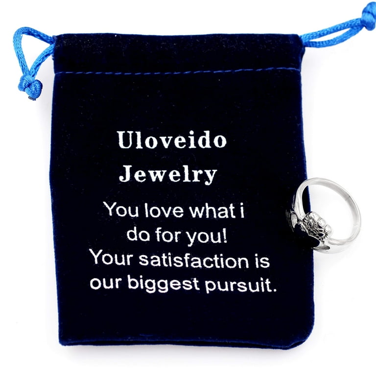Ringen En Harten Een Symbool Van Liefde En Loyaliteit Plaats Voor Uw Tekst Image132554439