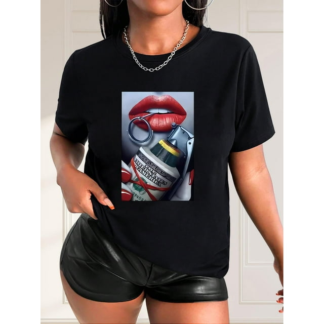 Black & White Pop Art Lipstick & Currency Print T-shirt, Short Sleeve Crew Neck Casual Top For Summer & Spring, Women's Clothing