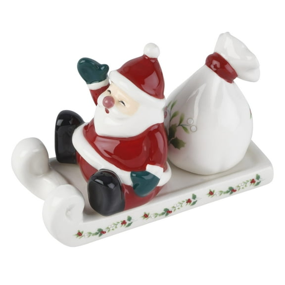Pfaltzgraff Winterberry Dolomite Salt and Pepper Shaker Santa Sled