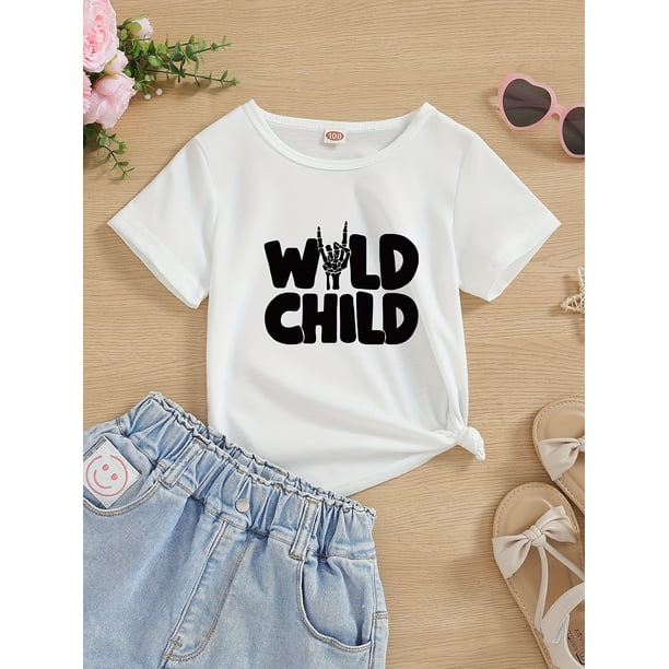 Bonita camiseta creativa de manga corta con cuello redondo y estampado de niño salvaje, jersey de punto informal para niñas para verano.
