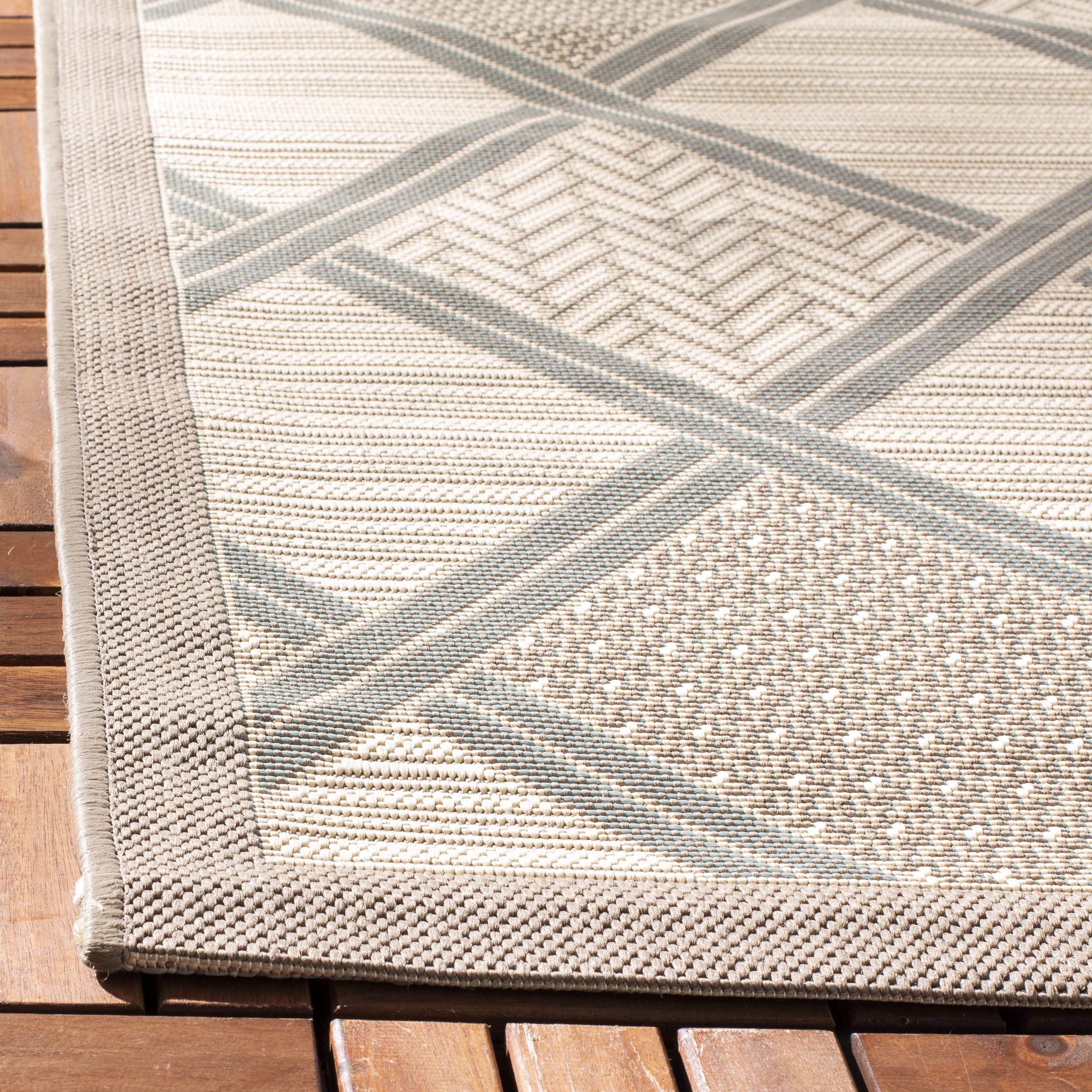 Safavieh Courtyard Shawn Geometric Indoor/Outdoor Area Rug, Beige/Dark Beige, 4' x 5'7"