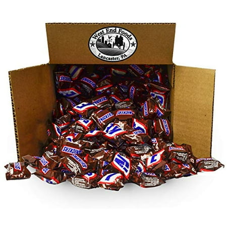 Snickers, Classic Chocolate Candy Bars (5 lbs) Bulk of Minis Snacks in a Bag. Perfect for a Party, Buffet, Pinata, Halloween or Valentine Day Gift