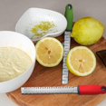 thumbnail image 3 of CHUANK Râpe à Main 1 Zesteur Râpe à Fromage - avec Poignée pour Zester les Citrons et Râper le Fromage Râpe à Râpe en Acier Inoxydable et Plastique, 3 of 5