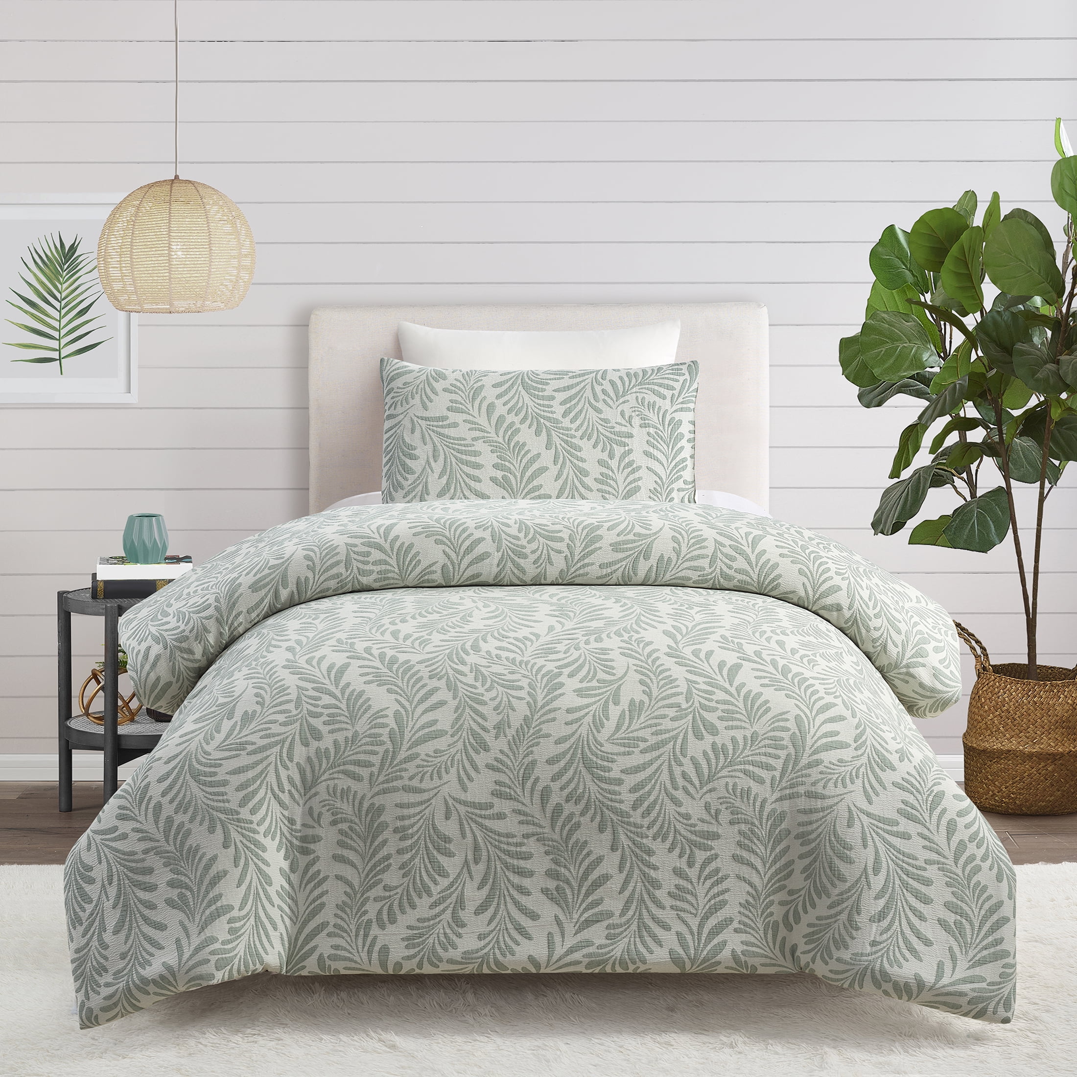 Better Homes & Gardens Botanical 2-Piece Comforter Set, Green, T/TXL, All Ages