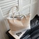 thumbnail image 3 of Bolso tejido elegante de estilo veraniego para mujer, bolso de hombro de paja con textura para playa, bolso de mano portátil a la moda, 3 of 6