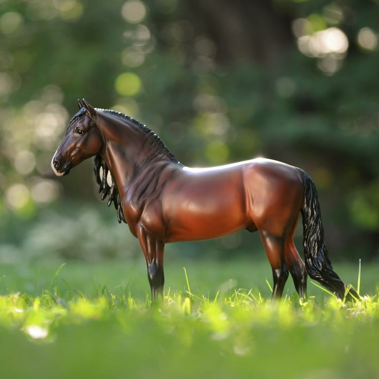 Breyer Traditional Series Dominante XXIX Toy Horse Figure - 1:9