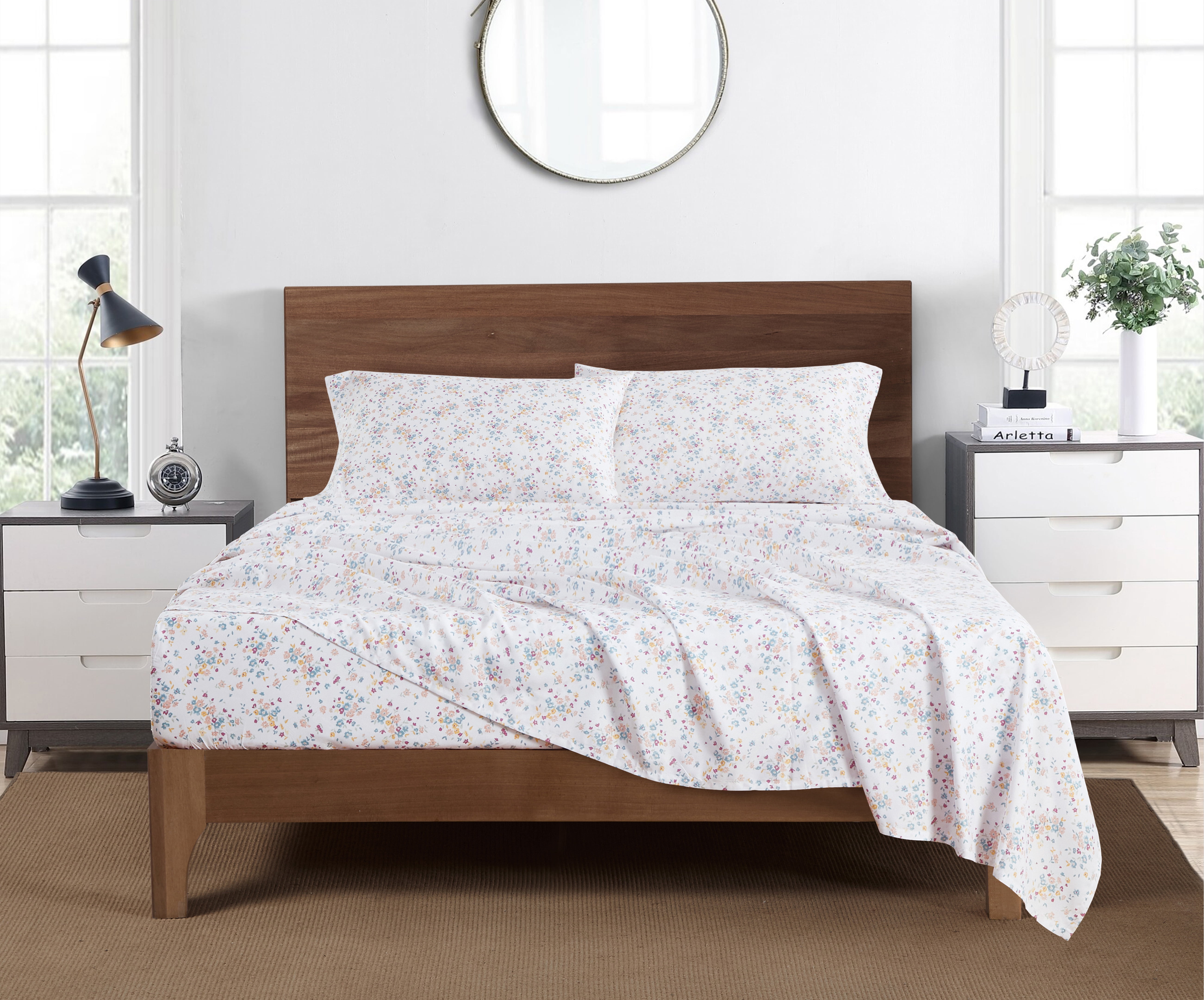 Mainstays Super Soft Brushed Microfiber Bed Sheet Set, King, White Floral, 4 Piece