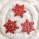 thumbnail image 4 of Paquete de 3 Copos de Nieve Navideños Brillantes de Doble Cara (10 X 10 Cm) - Colgantes de Plástico Rojo y Dorado para Árbol de Navidad y Fiestas, 4 of 6