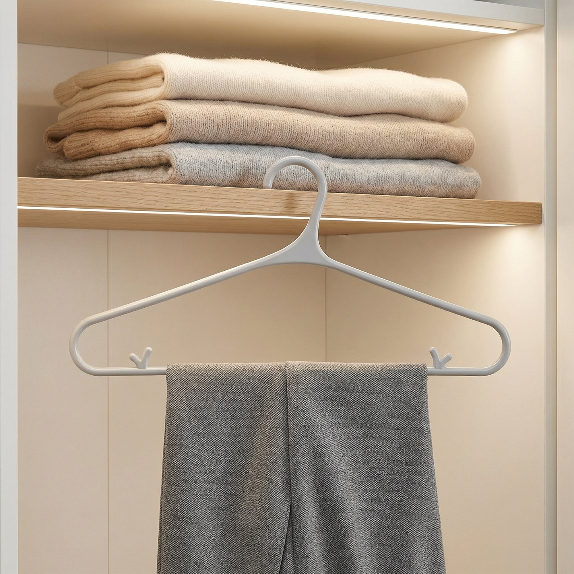 Unique Bargains 10Pcs Plastic Nonslip Hangers With Pinch Clips Light Gray