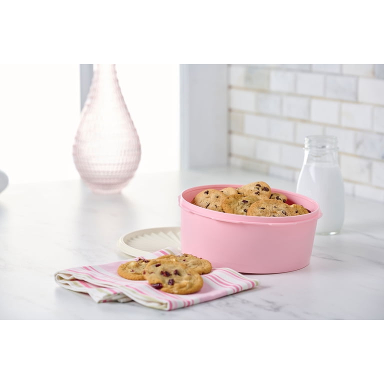 Tupperware Heritage Plastic 7.5-Cup Food Storage Canister with Lid