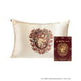 thumbnail image 1 of Funda de almohada Kitsch x Harry Potter Gryffindor Satin Queen/Standard, 1 of 8