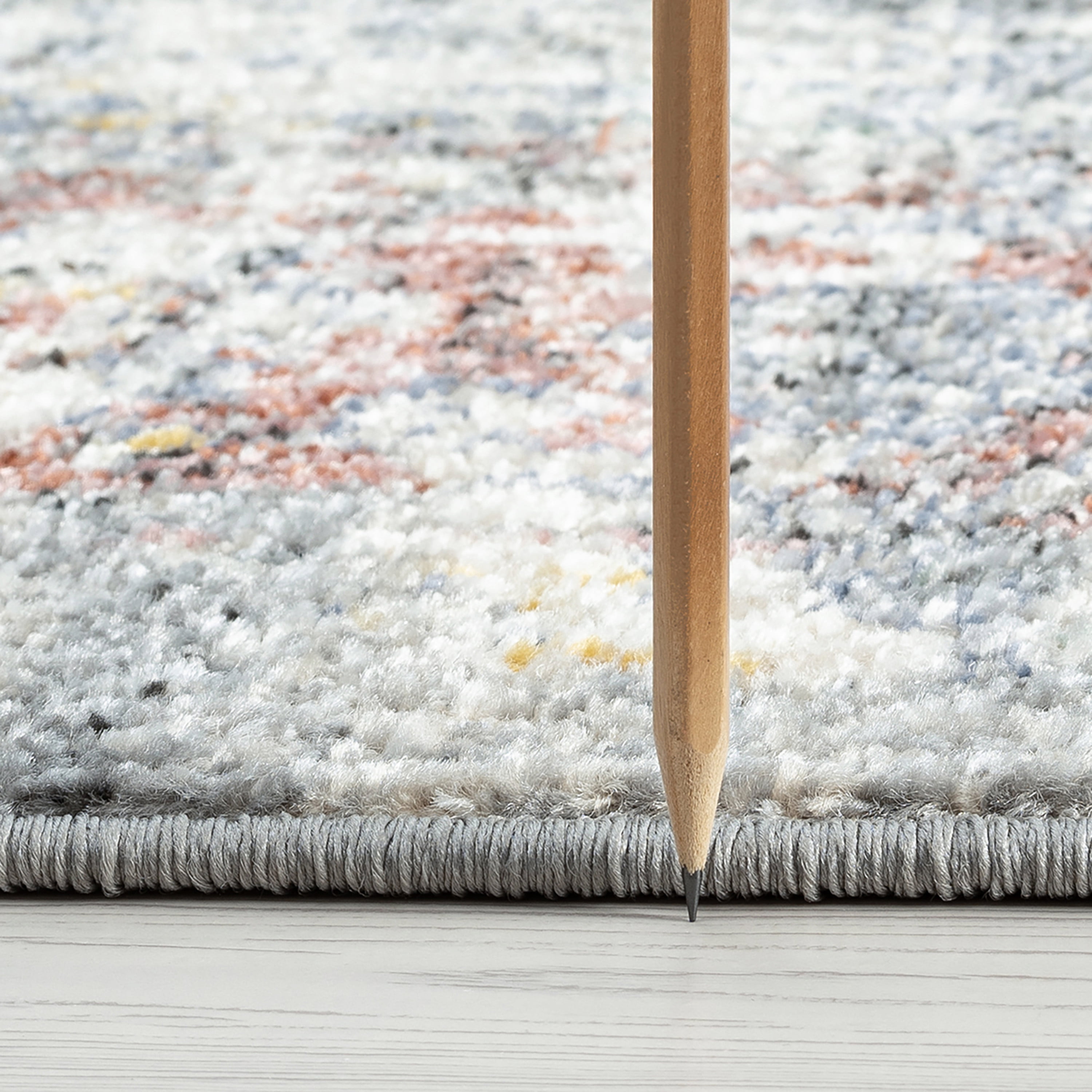 Addison Traditional 5' x 7' Gray and Rust Polypropylene Indoor Area Rug