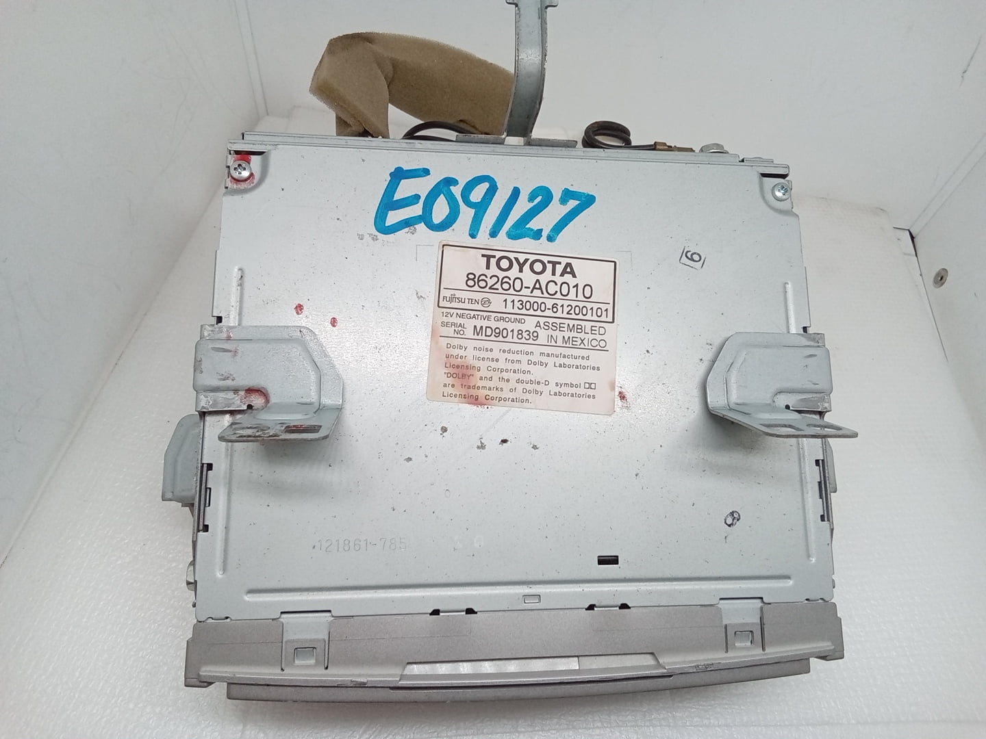 Pre-Owned 2006 Toyota Avalon In Dash Cassette Deck 86260AC010 OEM LKQ - Verify Specific Vehicle Fitment In Description - (Good)