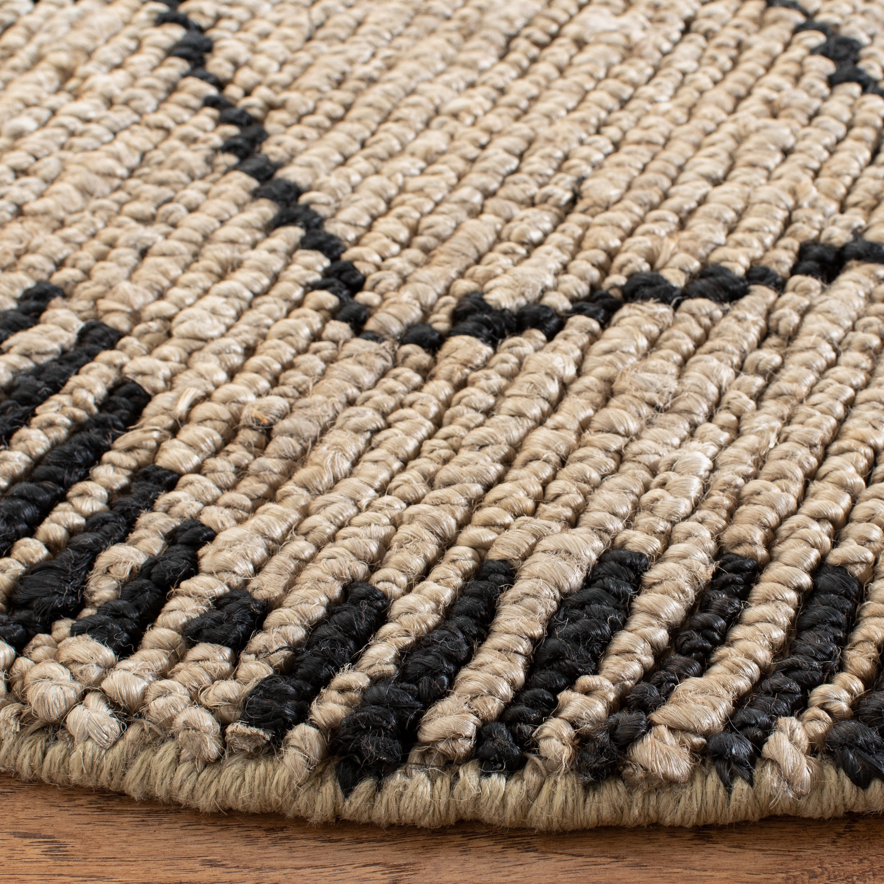 SAFAVIEH Bohemian Corie Geometric Area Rug, Beige/Black, 6' x 6' Round