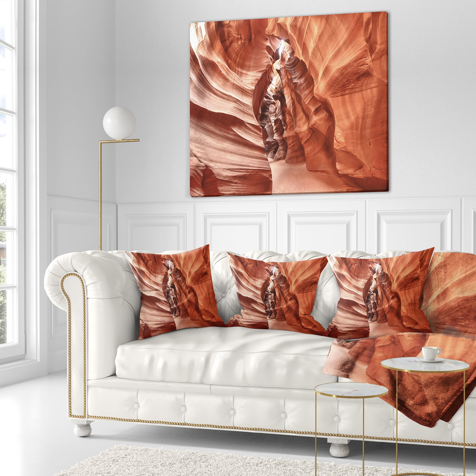 Designart Antelope Canyon High Structures - Landscape Photography Throw Pillow - 16x16