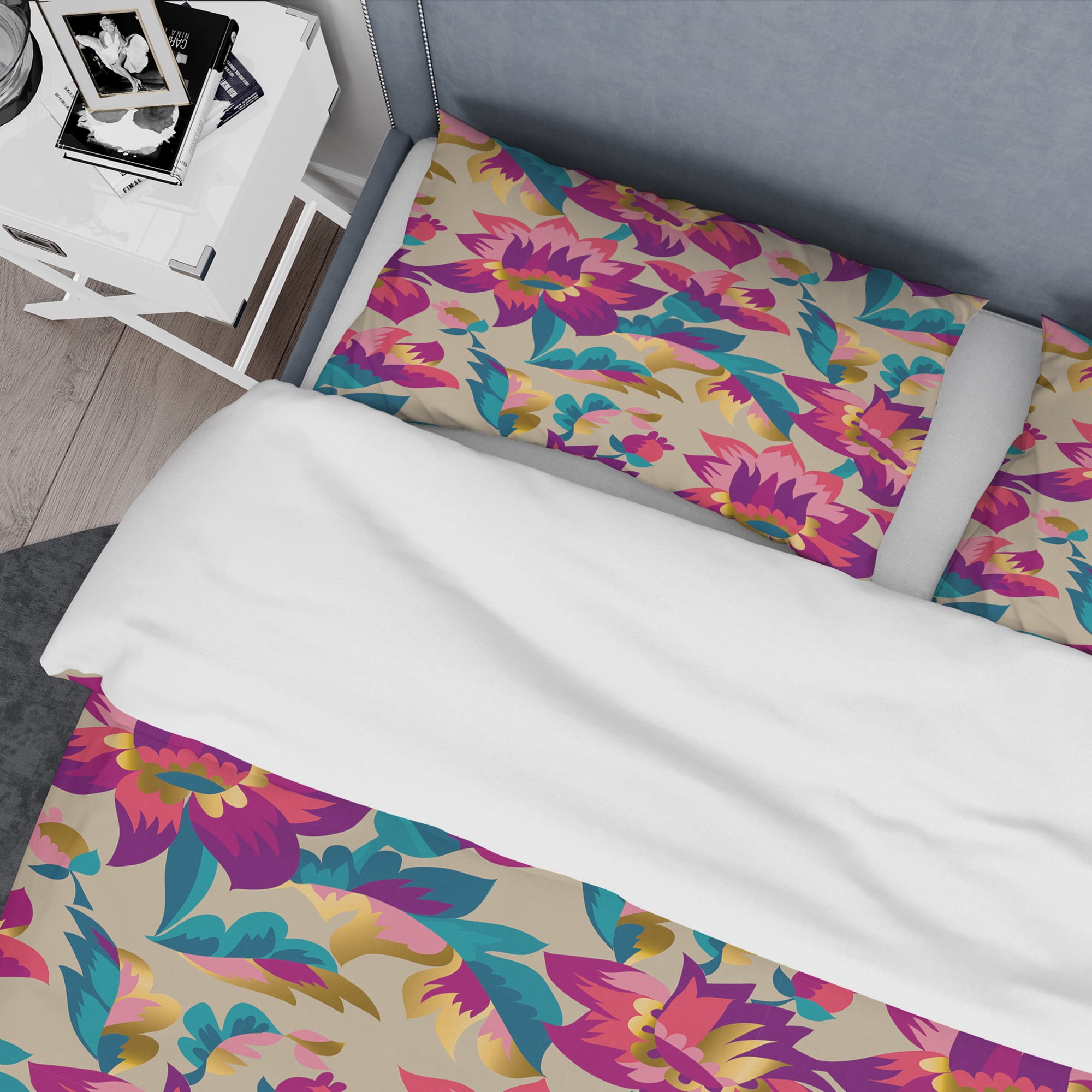 Designart 'Elegant blossom hand drawn folk pattern' Mid-Century Modern Duvet Cover Set