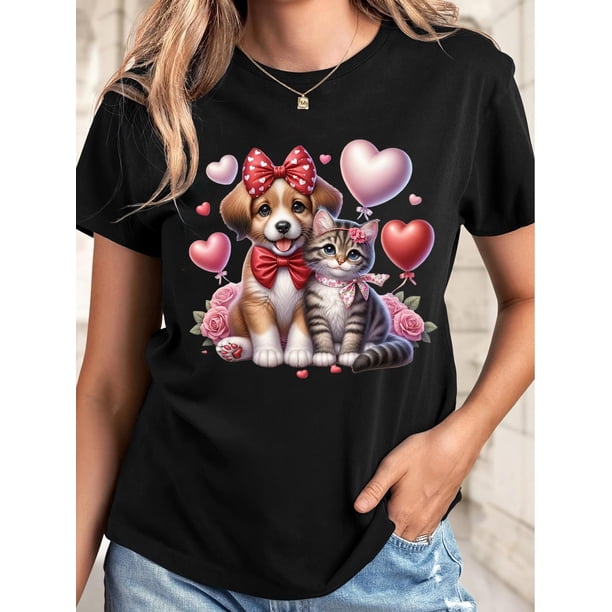 Una camiseta informal de cuello redondo para mujer para el Día de San Valentín con un lindo diseño de un cachorro y un gatito enamorados de burbujas, corte regular, tejido de punto ligeramente elástic