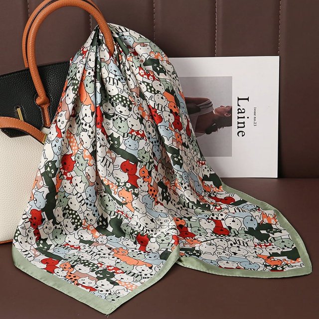 Bufanda cuadrada de seda satinada con estampado de lujo para mujer, pañuelo para el cuello, Hijab, cinta para el pelo, diadema, Bandana envolvente a la moda, novedad de 2023