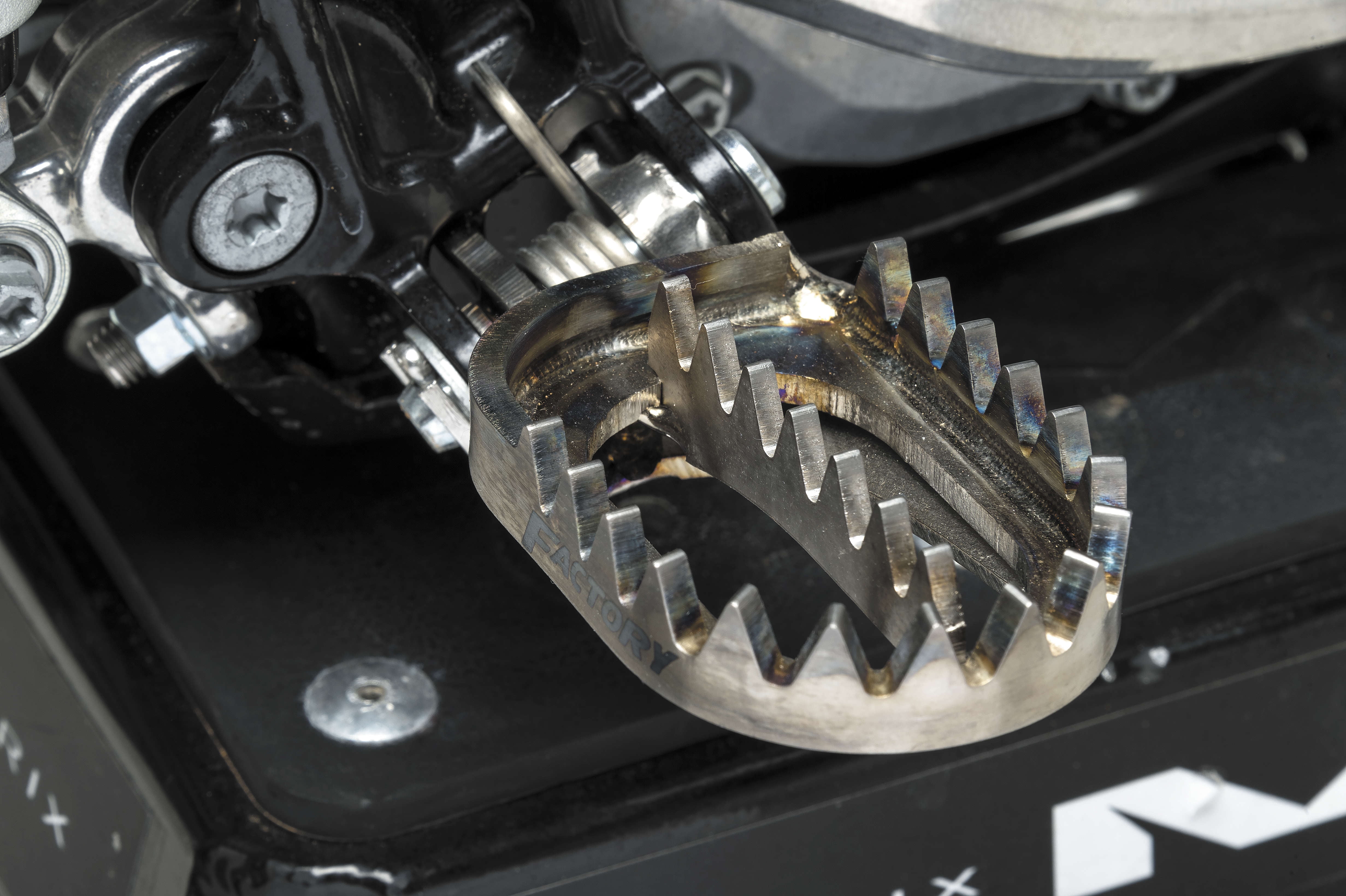 Raptor Titanium 2016 Ktm & Husqvarna Xtreme Foot Pegs Rx016 New