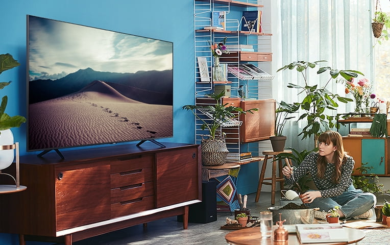 Samsung 65 Class 4k Crystal Uhd 2160p Led Smart Tv With Hdr Un65tu8000 2020 Walmart Com Walmart Com
