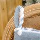 thumbnail image 3 of Falda de árbol de Navidad con patrón de nieve de terciopelo azul para decoración de fiesta de Puntoco con las mismas medias navideñas Puntoco Puntoco-2444, 3 of 5