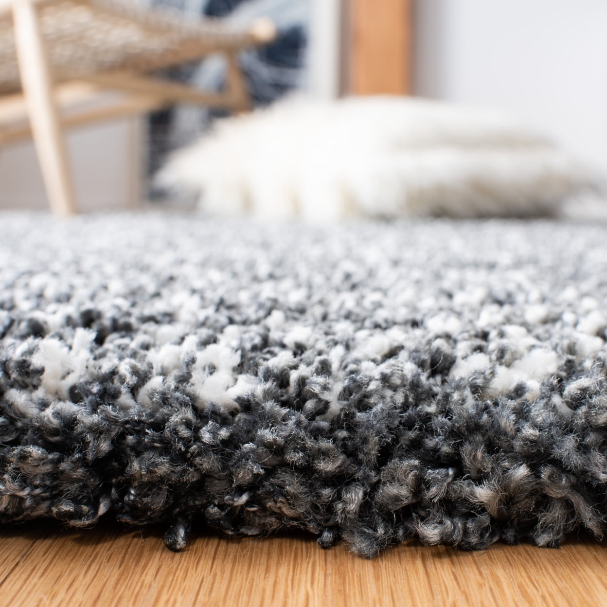 SAFAVIEH Hudson Shag Jaden Striped Area Rug, Dark Grey/Ivory, 7' x 7' Round