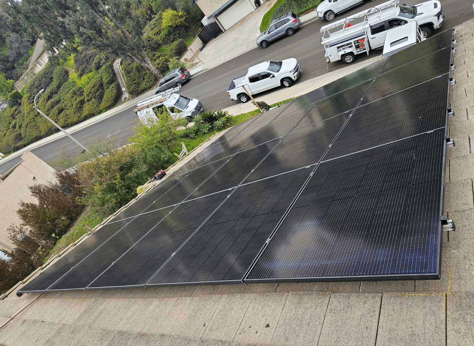 Hishen 550W Bifacial Dual Glass Half-cut Mono PERC Solar Panel for Rooftop Off-Grid Use