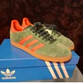 thumbnail image 4 of Adi - das Gazelle Shoes US Men's Size 9 Collegiate Green / Preloved Red / Gum. New, 4 of 6