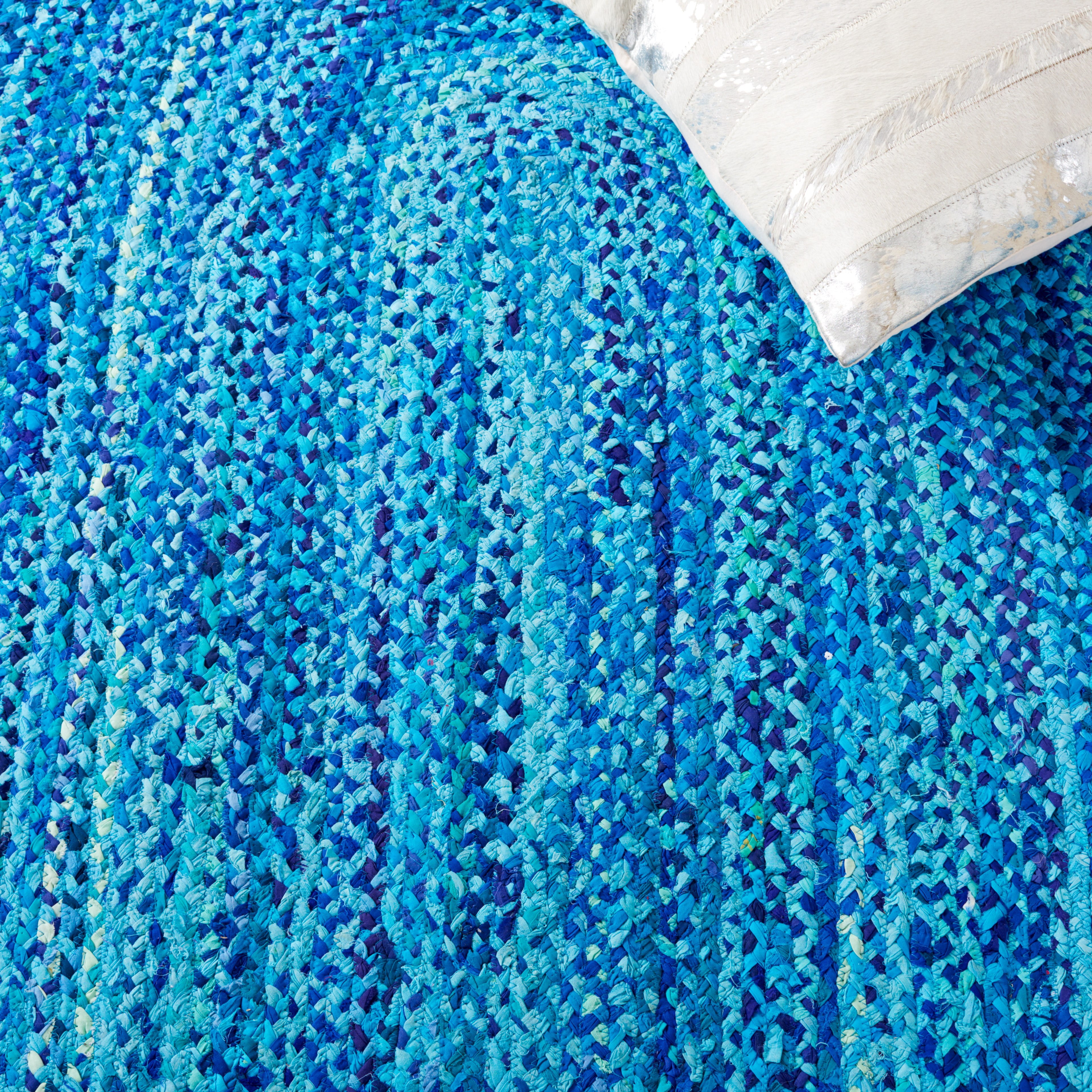 SAFAVIEH Braided Paisley Transitional Cotton Reversible Area Rug, Turquoise, 4' x 6' Oval