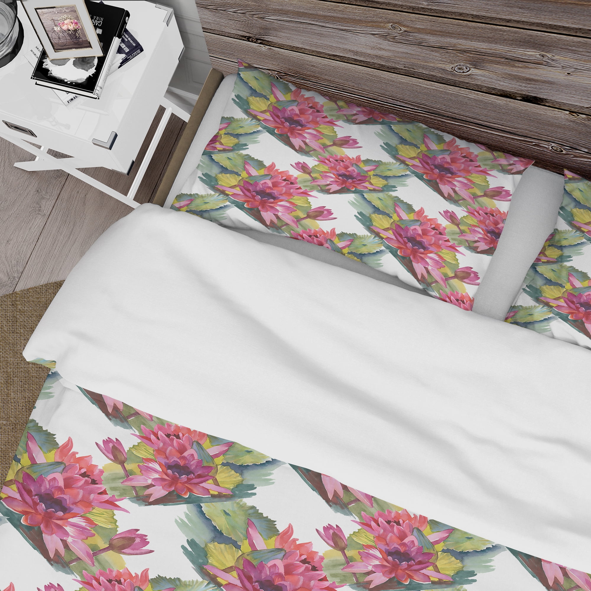 Designart 'Blooming Waterlilies' Floral Duvet Cover Set