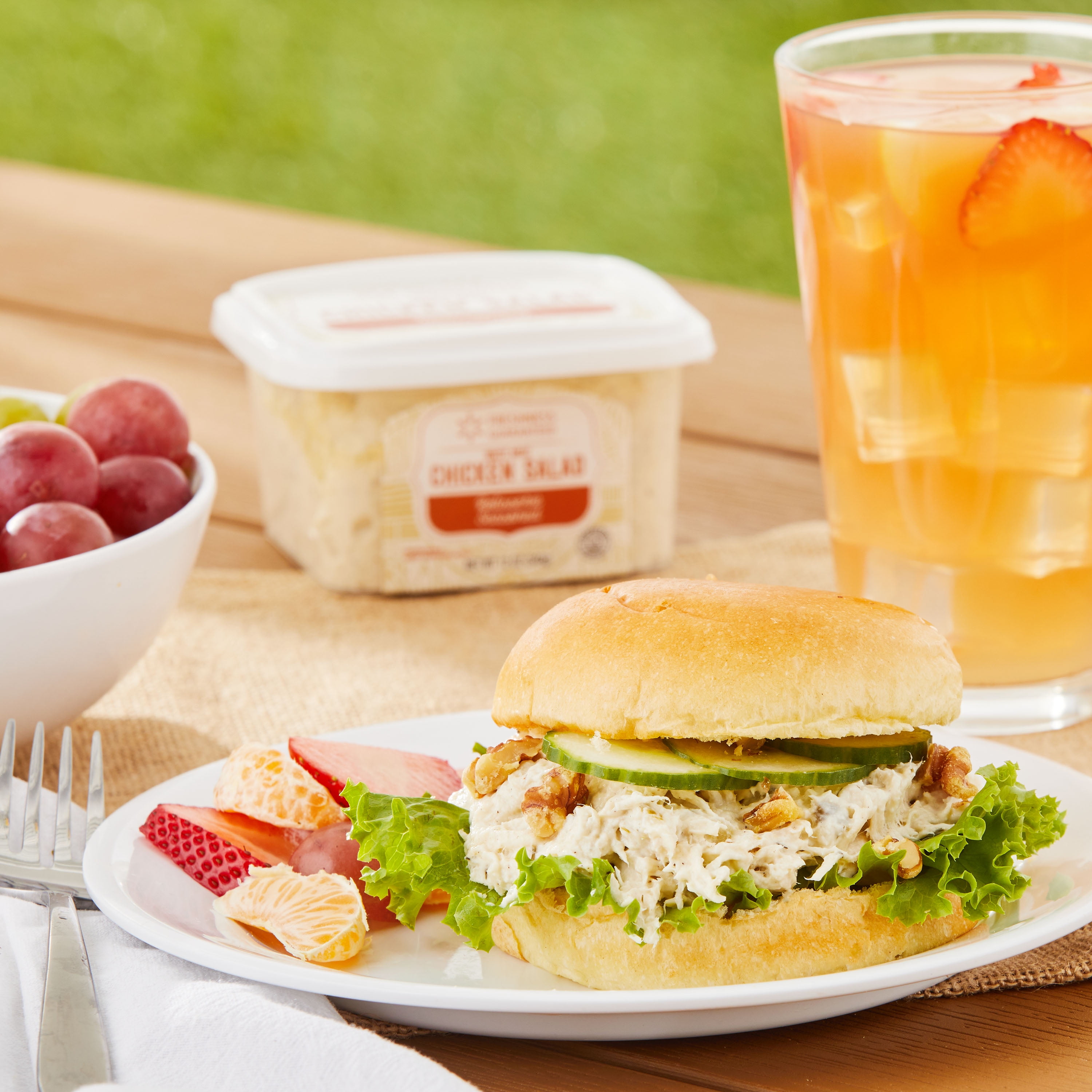 Freshness Guaranteed Rotisserie Seasoned White Meat Chicken Salad, 12 oz