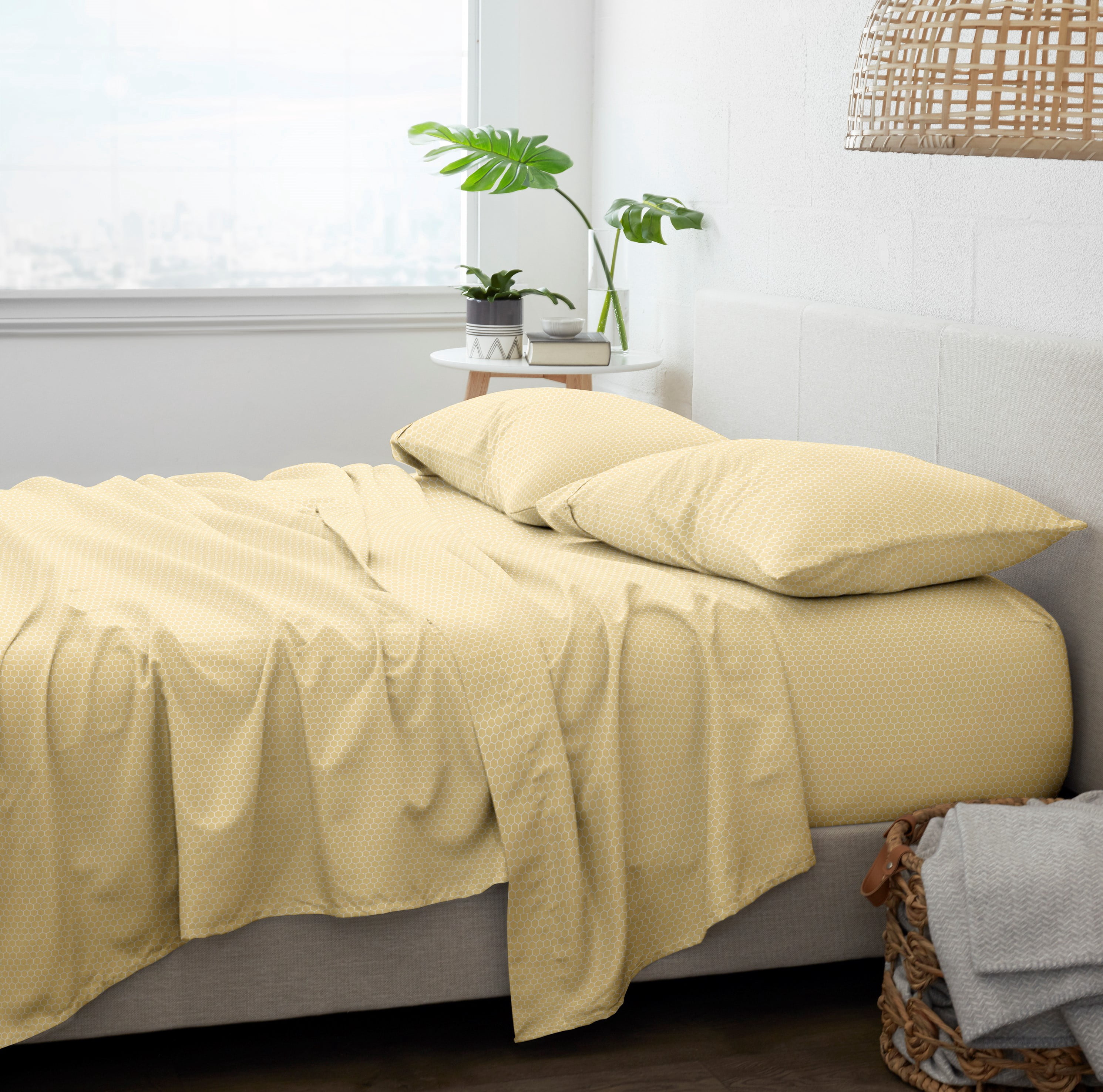 Noble Linens 4 Piece Pattern Microfiber Bed Sheets Set, Yellow Honeycomb, California King